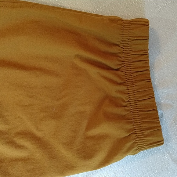 Mustard color cargo joggers from calia brand - Picture 6 of 7